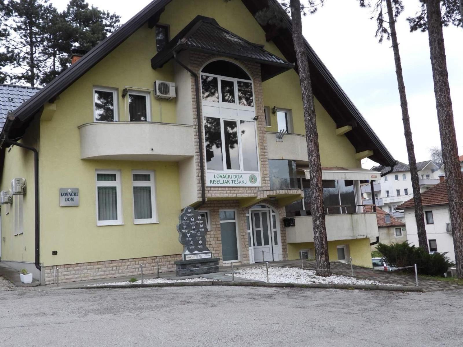 Restoran&Motel And Apartmants Lovacka Prica Tesanj Luaran gambar